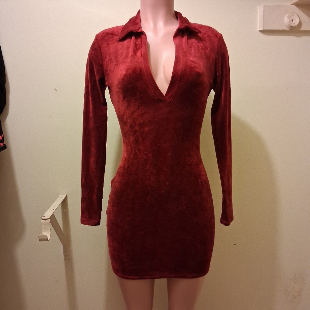 Fashion Nova Red Velvet Long Sleeve Mini Dress Deep V Neck Bodycon Size M.